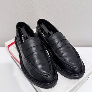 Blondo Classic Black Leather Loafers